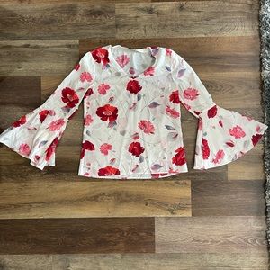 Bell sleeve blouse